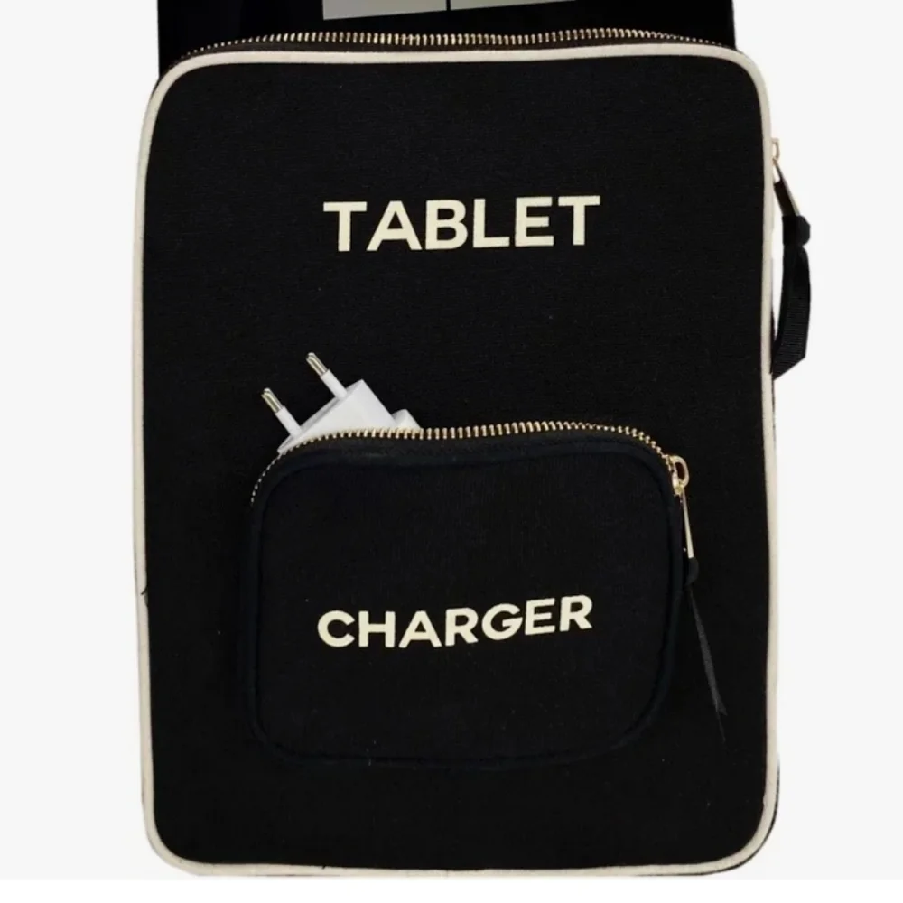 BAG-ALL  TABLE CASE 11